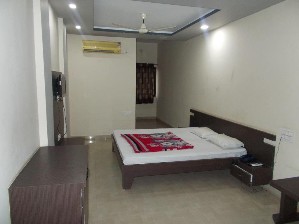 Hotel Rudraksh Virani Экстерьер фото
